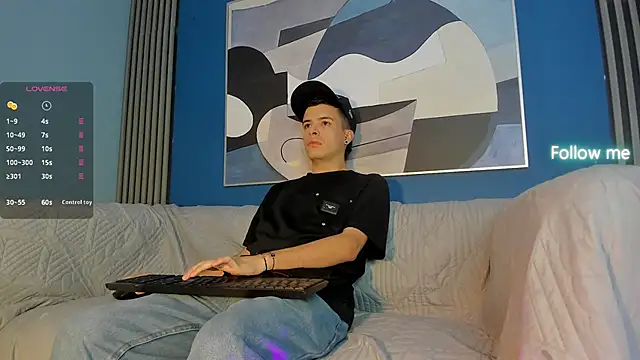 kevinn blue1 online show from September 30, 2025, 9:43 pm