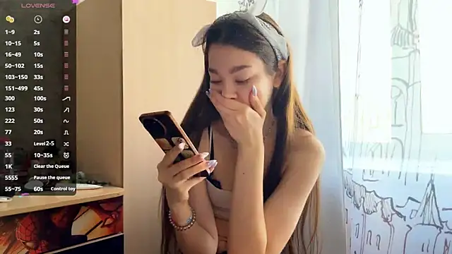 Cuteviola online show from April 10, 2026, 12:28 am