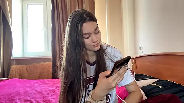 Cuteviola online show from October 9, 2025, 4:13 am