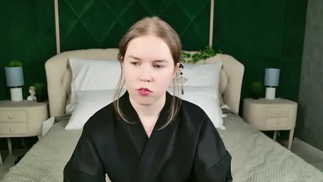 Alida Brice online show from December 4, 2025, 3:22 pm