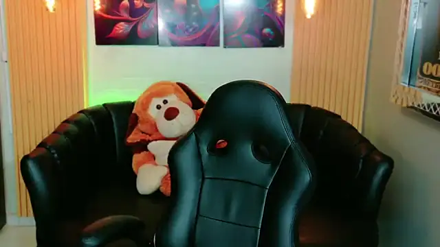 ElectrogoDdess online show from October 4, 2025, 10:06 am