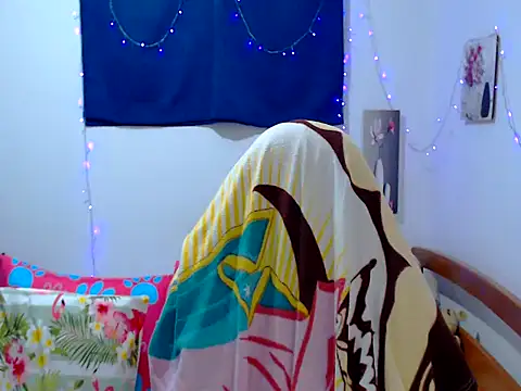 seraphinewhite online show from April 15, 2026, 11:27 am