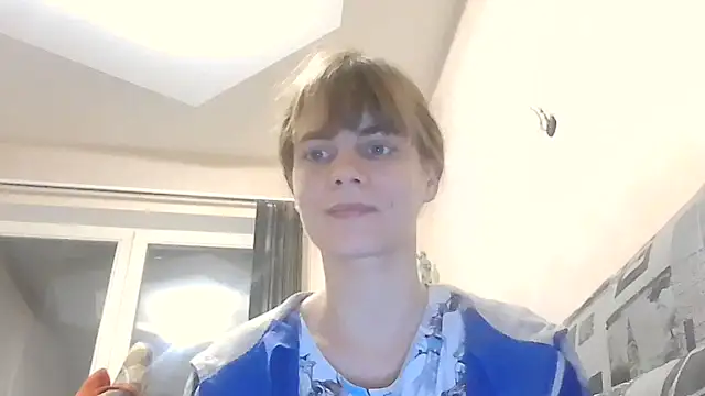 Snapshot of Loriven chatting on November 8, 2025, 9:18 pm Loriven online show from November 8, 2025, 9:18 pm