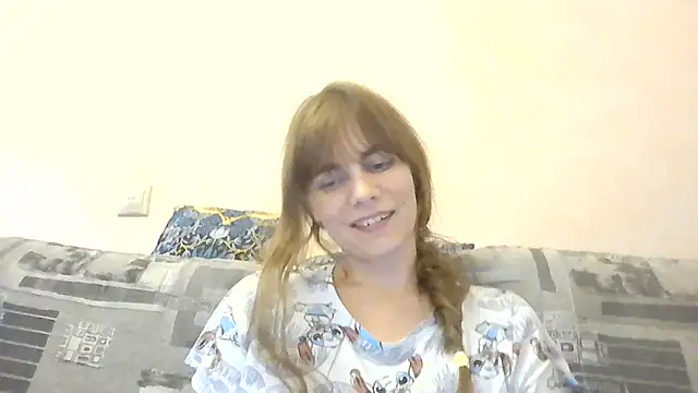Snapshot of Loriven chatting on June 18, 2026, 6:24 pm Loriven online show from June 18, 2026, 6:24 pm