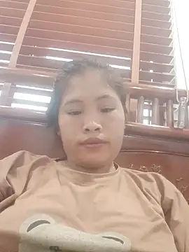 Luyen004 online show from October 14, 2025, 12:22 am