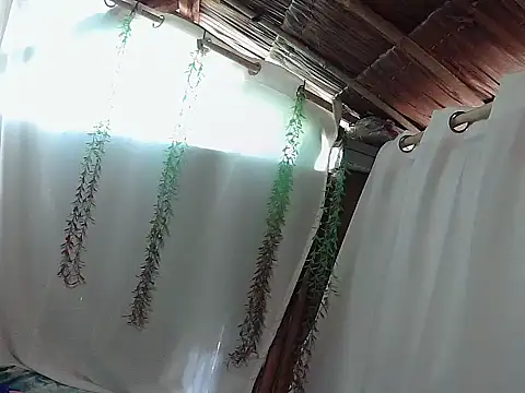 Huntrix2025 online show from December 3, 2025, 12:33 am