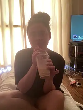 Mia Winters online show from April 12, 2026, 10:40 am