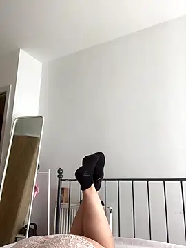 Mia Winters online show from September 15, 2025, 3:23 pm