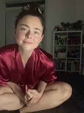 Mia Winters online show from November 7, 2025, 7:18 pm