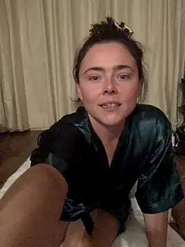 Mia Winters online show from November 8, 2025, 5:27 pm