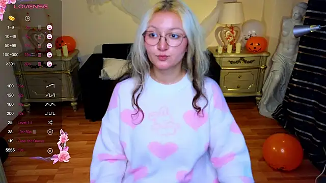 JuicyLullu online show from October 21, 2025, 11:31 am