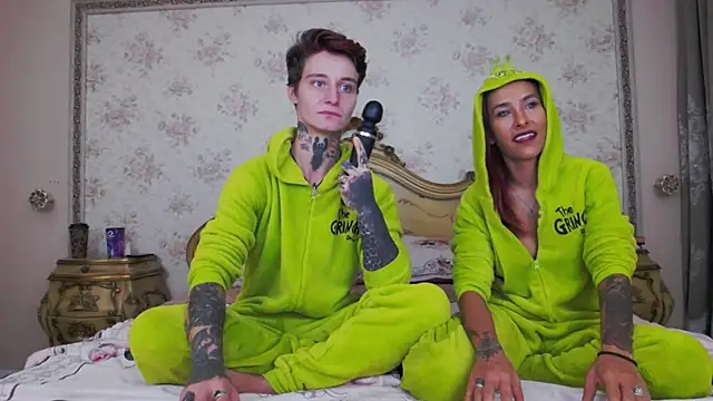 Snapshot of UnholyAngels chatting on October 15, 2025, 10:07 pm UnholyAngels online show from October 15, 2025, 10:07 pm