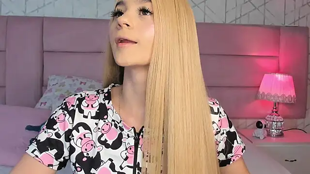 Snapshot of ChloeLaurentt chatting on May 7, 2026, 2:53 pm ChloeLaurentt online show from May 7, 2026, 2:53 pm