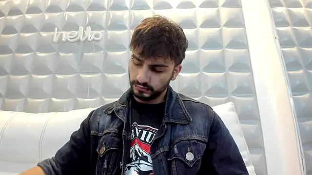 Jack Daniel   online show from November 7, 2025, 3:49 pm