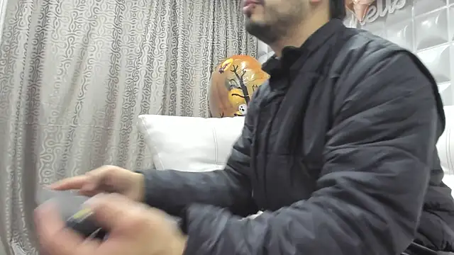 Jack Daniel   online show from October 27, 2025, 5:25 pm