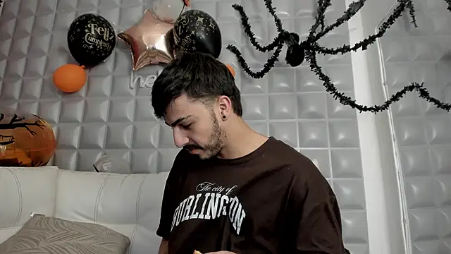 Jack Daniel   online show from October 22, 2025, 3:33 pm