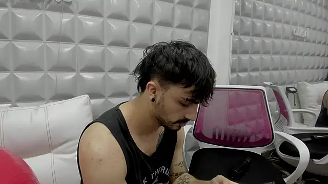 Jack Daniel   online show from December 2, 2025, 1:13 pm