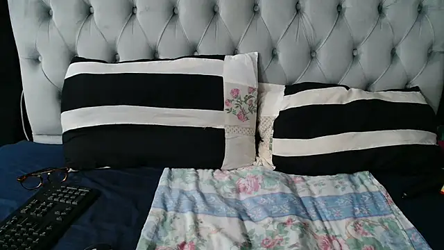 SexyBeverly  online show from November 21, 2025, 5:12 pm