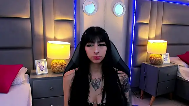 LaylaaDoll online show from October 18, 2025, 6:21 pm