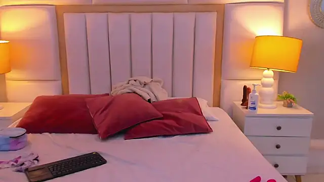 LaylaaDoll online show from February 25, 2026, 7:47 pm