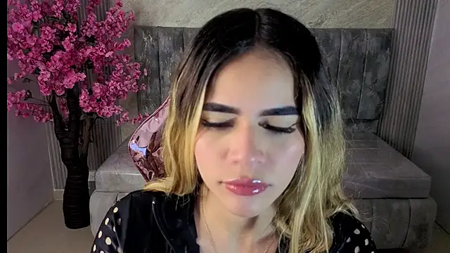 lilith4 s online show from October 29, 2025, 3:16 am