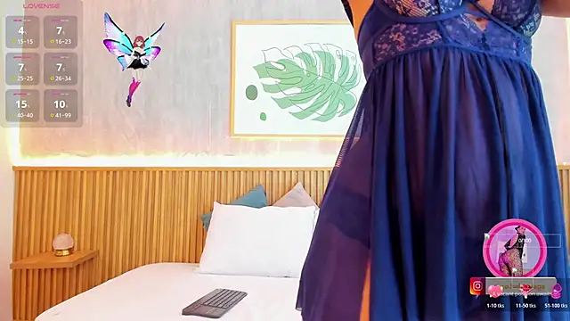 Coco-balenciaga online show from October 31, 2025, 11:40 am