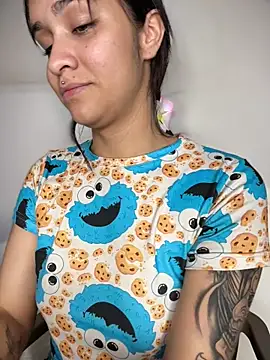 Isabella-Teen online show from December 4, 2025, 2:10 am