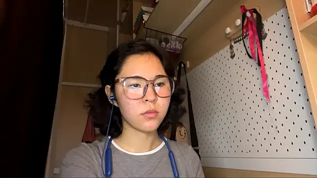 JennyCarpenter online show from May 14, 2026, 5:04 am