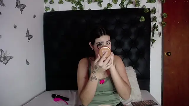 isabel 09 online show from March 28, 2026, 7:04 pm