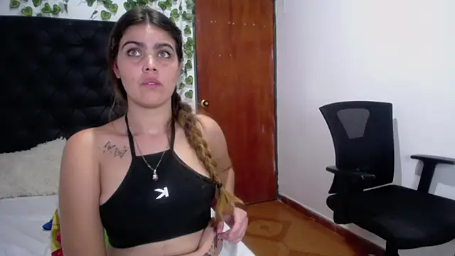 isabel 09 online show from November 12, 2025, 3:05 pm