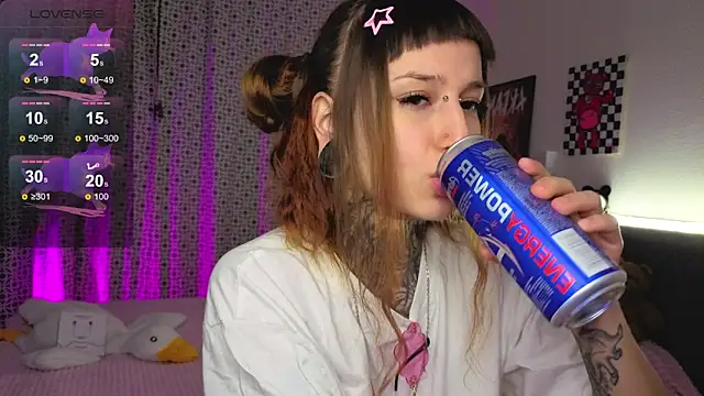 LilithPoison online show from November 7, 2025, 6:12 pm