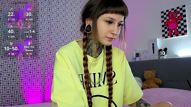 LilithPoison online show from February 21, 2026, 6:43 pm