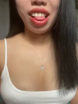 Rose-babyx online show from May 9, 2026, 2:15 am