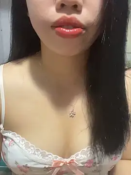 Rose-babyx online show from May 19, 2026, 1:18 pm