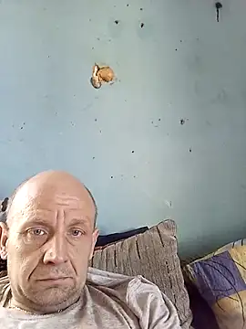 Snapshot of Jarektchurzewski chatting on April 18, 2026, 12:29 pm Jarektchurzewski online show from April 18, 2026, 12:29 pm