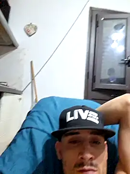 Snapshot of barsal03 chatting on September 15, 2025, 12:33 am barsal03 online show from September 15, 2025, 12:33 am