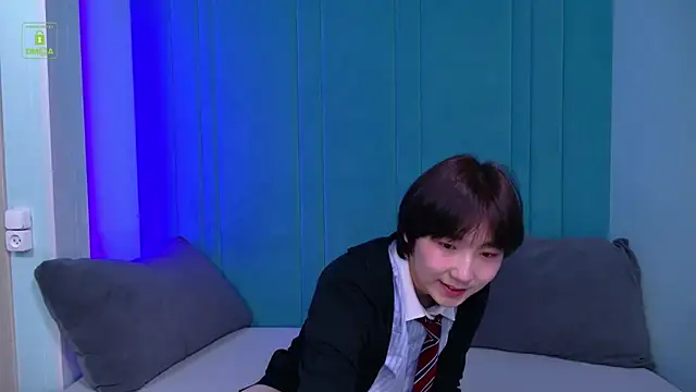 HeejinWang online show from April 12, 2026, 3:37 pm