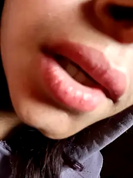 Snapshot of Aaisha-16 chatting on February 12, 2026, 3:39 am Aaisha-16 online show from February 12, 2026, 3:39 am