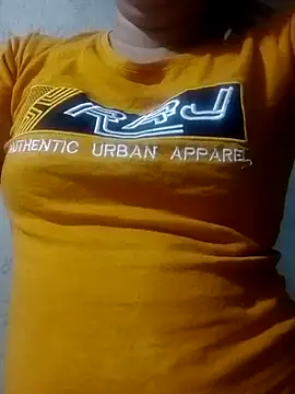 sweet bella16 online show from October 6, 2025, 8:42 pm