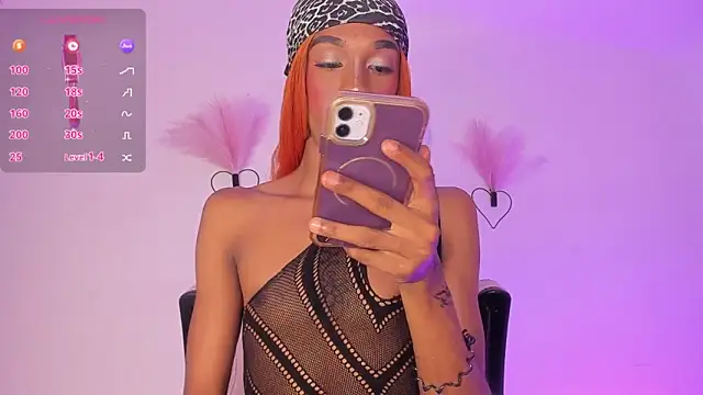 Snapshot of Mia_royal chatting on June 4, 2026, 6:56 pm Mia royal online show from June 4, 2026, 6:56 pm