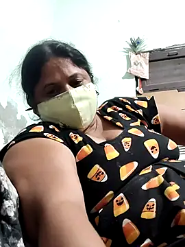 Snapshot of Mmm143 chatting on November 4, 2025, 6:01 pm Mmm143 online show from November 4, 2025, 6:01 pm