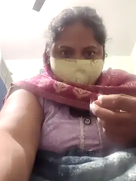 Snapshot of Mmm143 chatting on November 16, 2025, 1:10 am Mmm143 online show from November 16, 2025, 1:10 am