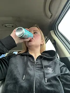 Piccolamonella29 online show from February 10, 2026, 11:20 am