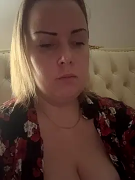 Piccolamonella29 online show from December 17, 2025, 12:54 pm