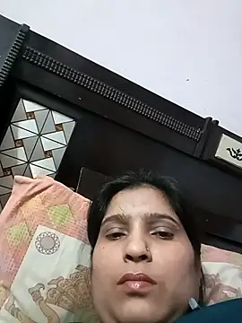 aliya-jaan71 online show from April 15, 2026, 10:10 am