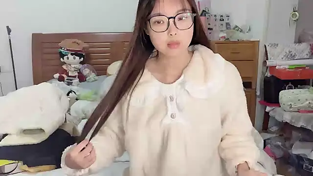 Akong11 online show from October 28, 2025, 9:58 pm