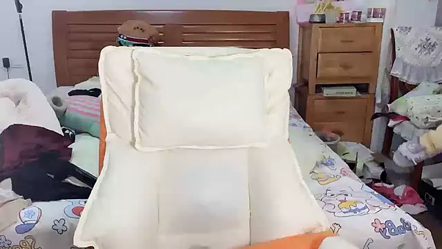 Akong11 online show from November 10, 2025, 11:21 pm