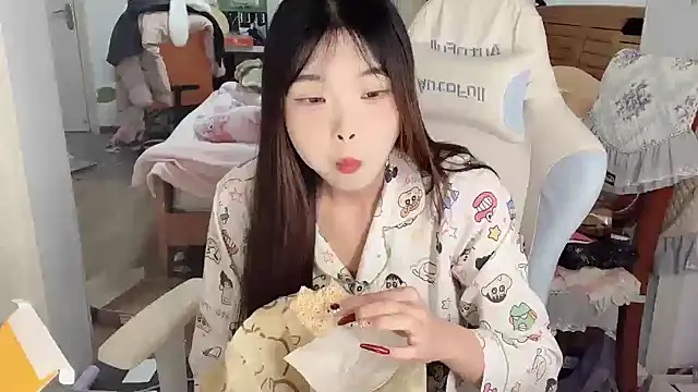 Akong11 online show from December 23, 2025, 5:29 am