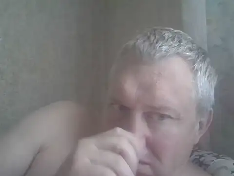 Snapshot of evulis1 chatting on August 3, 2026, 12:22 pm evulis1 online show from August 3, 2026, 12:22 pm