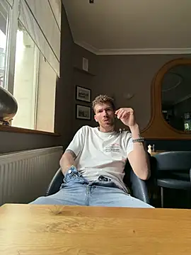 Snapshot of bobsex211 chatting on June 10, 2026, 2:51 pm bobsex211 online show from June 10, 2026, 2:51 pm